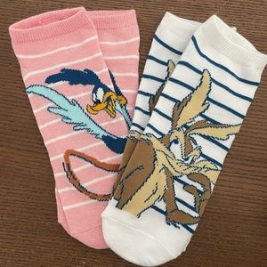 ⭐️2/$15 Looney tunes ankle socks